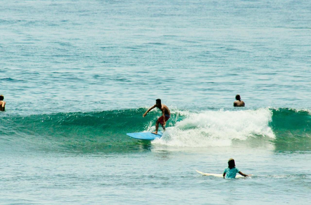 فندق Catangnanفي  "Triangle Hut" Camp Fuego Siargao المظهر الخارجي الصورة